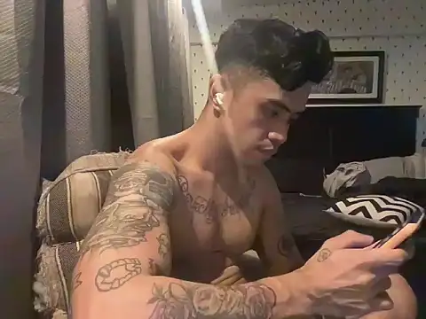 Snapshot of KarlKambing chatting on 11-24-25, 11:54 KarlKambing online show from 11-24-25, 11:54