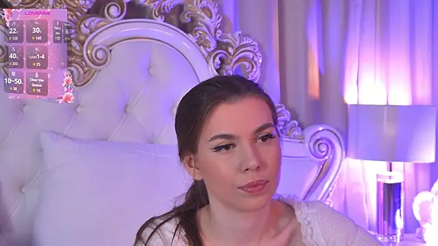 AshleyEvance online show from 10-18-25, 04:03