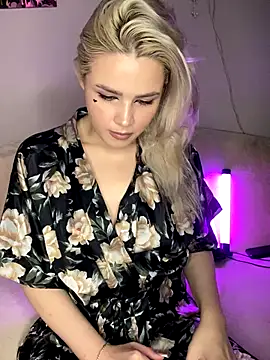 April Purr online show from 09-27-25, 11:05