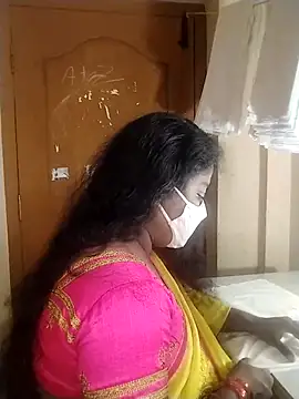 Snapshot of Megha_21 chatting on 11-05-25, 05:43 Megha 21 online show from 11-05-25, 05:43