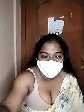 Snapshot of Megha_21 chatting on 10-08-25, 10:21 Megha 21 online show from 10-08-25, 10:21