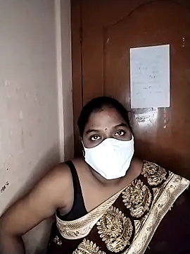 Snapshot of Megha_21 chatting on 10-05-25, 05:58 Megha 21 online show from 10-05-25, 05:58