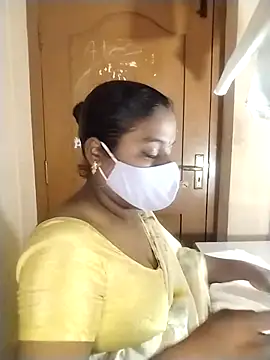 Snapshot of Megha_21 chatting on 10-31-25, 06:15 Megha 21 online show from 10-31-25, 06:15