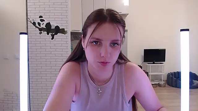 Snapshot of Leonaalove chatting on 04-15-26, 08:09 Leonaalove online show from 04-15-26, 08:09