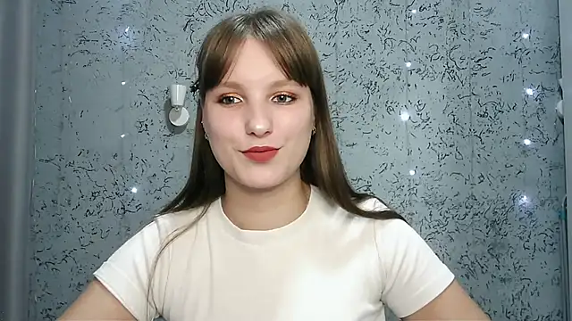 Snapshot of Leonaalove chatting on 10-29-25, 08:46 Leonaalove online show from 10-29-25, 08:46