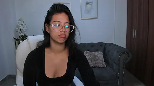 raven stonee online show from 10-16-25, 03:15