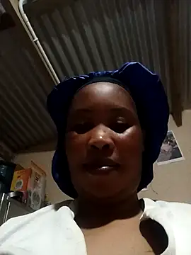 Snapshot of OCEANSQUITERXXX chatting on 08-02-26, 03:53 OCEANSQUITERXXX online show from 08-02-26, 03:53