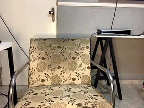 Snapshot of edualqxo chatting on 10-29-25, 03:22 edualqxo online show from 10-29-25, 03:22