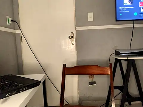 Snapshot of edualqxo chatting on 10-12-25, 11:06 edualqxo online show from 10-12-25, 11:06