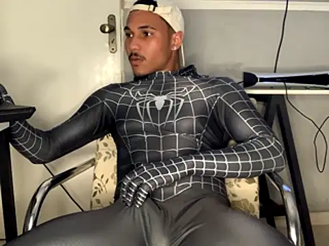 Snapshot of edualqxo chatting on 10-24-25, 10:20 edualqxo online show from 10-24-25, 10:20