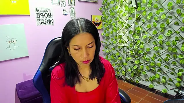 Megan Collinss  online show from 01-10-26, 01:17