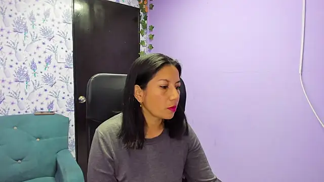 Megan Collinss  online show from 10-10-25, 03:13