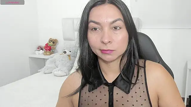 Snapshot of Ms_milarose chatting on 06-04-26, 02:49 Ms milarose online show from 06-04-26, 02:49