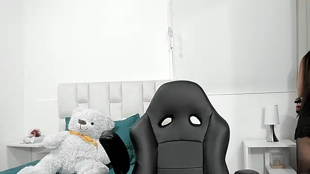 Ms milarose online show from 10-31-25, 01:02