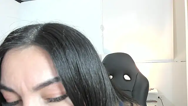 Snapshot of Ms_milarose chatting on 09-25-25, 03:12 Ms milarose online show from 09-25-25, 03:12