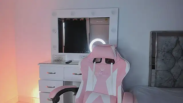 lovingdarcy  online show from 11-02-25, 01:27