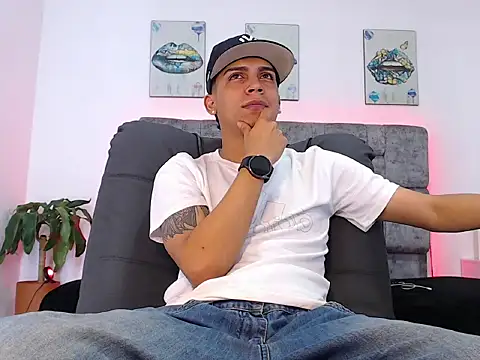 Snapshot of david_santos16 chatting on 09-29-25, 08:21 david santos16 online show from 09-29-25, 08:21