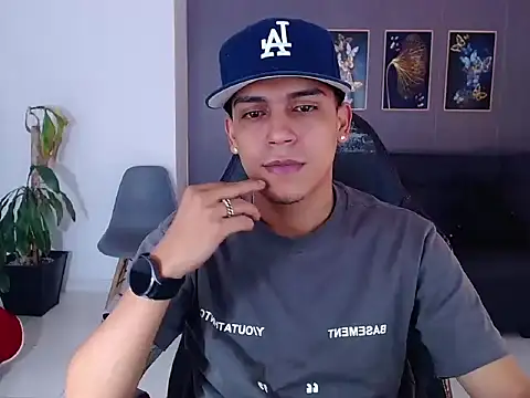 Snapshot of david_santos16 chatting on 09-20-25, 05:56 david santos16 online show from 09-20-25, 05:56