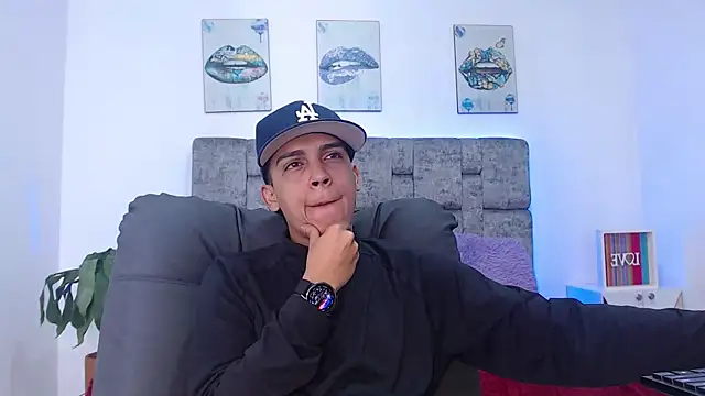 Snapshot of david_santos16 chatting on 10-17-25, 04:16 david santos16 online show from 10-17-25, 04:16