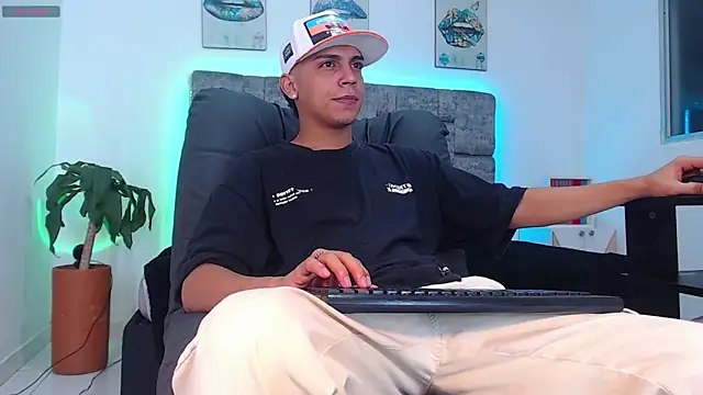 david santos16 online show from 10-25-25, 02:00