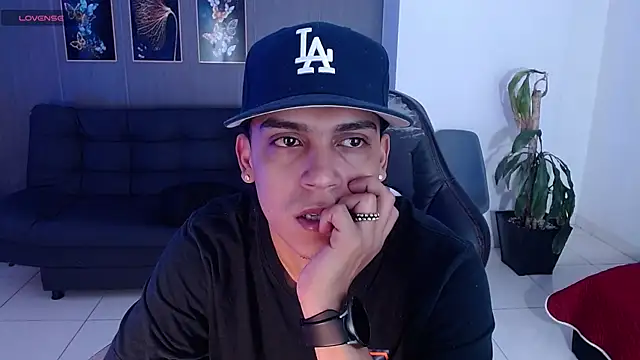 Snapshot of david_santos16 chatting on 09-15-25, 02:23 david santos16 online show from 09-15-25, 02:23