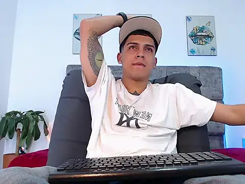 Snapshot of david_santos16 chatting on 09-24-25, 11:43 david santos16 online show from 09-24-25, 11:43
