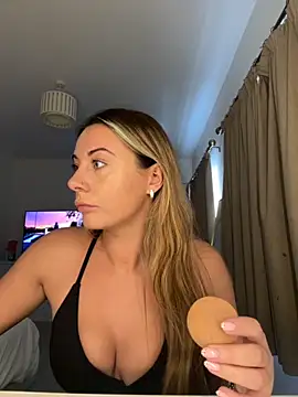Scarlettroseeee online show from 10-11-25, 03:35