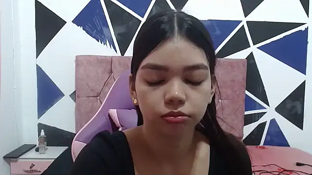 Snapshot of shy_luna18 chatting on 10-07-25, 12:28 shy luna18 online show from 10-07-25, 12:28