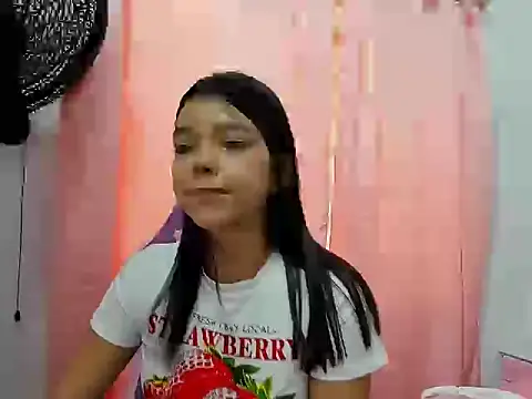Snapshot of shy_luna18 chatting on 09-08-25, 05:12 shy luna18 online show from 09-08-25, 05:12