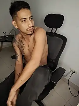 Snapshot of Juann-cock chatting on 05-24-26, 02:22 Juann-cock online show from 05-24-26, 02:22