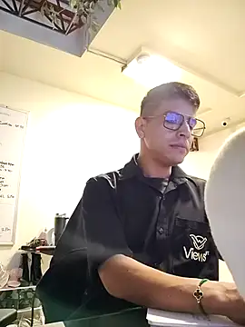 Juann-cock online show from 12-18-25, 10:35