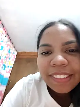 Snapshot of CloeeHills_ chatting on 10-17-25, 06:21 CloeeHills online show from 10-17-25, 06:21
