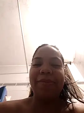 Snapshot of CloeeHills_ chatting on 10-04-25, 10:17 CloeeHills online show from 10-04-25, 10:17