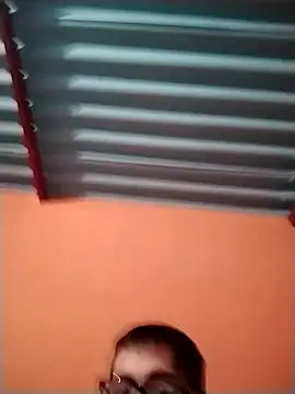 KingMaxiZ online show from 10-28-25, 05:18