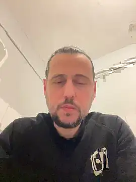 Snapshot of paleron34 chatting on 03-18-26, 09:15 paleron34 online show from 03-18-26, 09:15