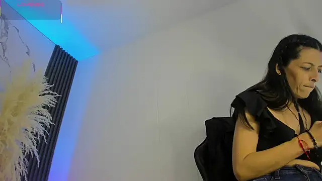 Snapshot of ShaunaDream chatting on 03-04-26, 04:53 ShaunaDream online show from 03-04-26, 04:53