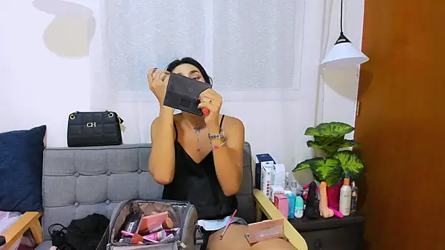 zou quira online show from 10-17-25, 01:42