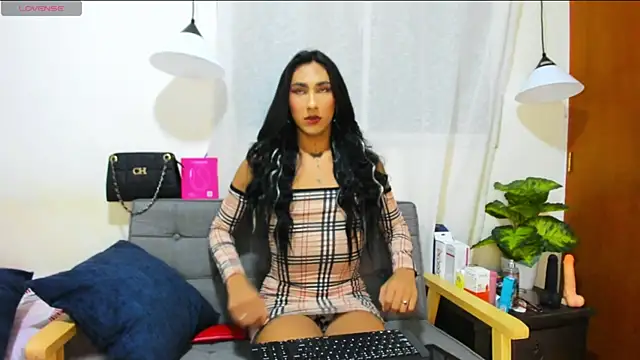 zou quira online show from 10-11-25, 12:44