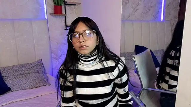 VioletxBloom online show from 01-17-26, 07:39