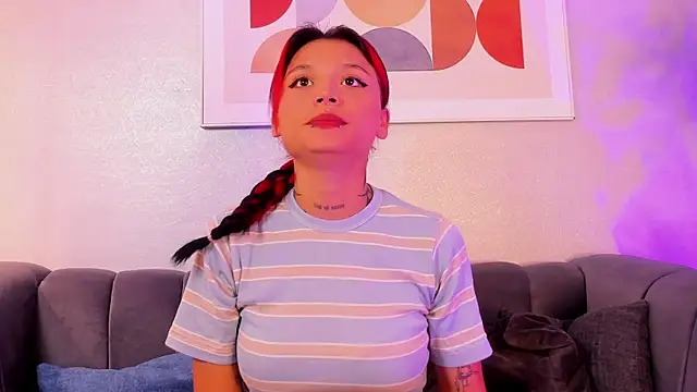 Snapshot of EmaDuff chatting on 10-08-25, 11:56 EmaDuff online show from 10-08-25, 11:56