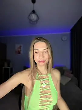 Snapshot of Prettie_Katrin chatting on 03-21-25, 04:51 Prettie Katrin online show from 03-21-25, 04:51