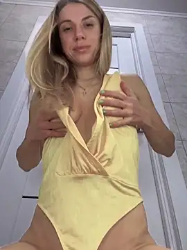 Snapshot of Prettie_Katrin chatting on 10-29-25, 10:25 Prettie Katrin online show from 10-29-25, 10:25