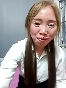 Snapshot of sulove_xx chatting on 04-30-26, 11:17 sulove xx online show from 04-30-26, 11:17