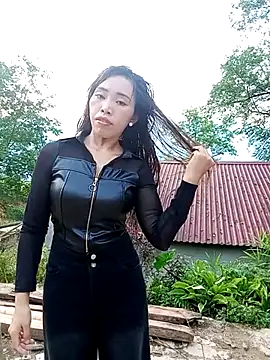 Snapshot of sulove_xx chatting on 09-17-25, 10:39 sulove xx online show from 09-17-25, 10:39