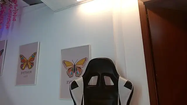 Snapshot of Sofia_Tanaka chatting on 09-22-25, 12:11 Sofia Tanaka online show from 09-22-25, 12:11