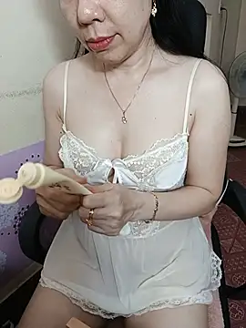 Moona heny online show from 07-15-26, 11:34
