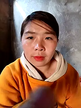 quynhkoolbae online show from 12-21-25, 01:41