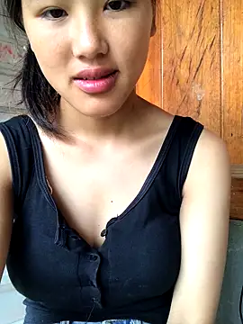 Snapshot of May_nhi chatting on 09-20-25, 02:38 May nhi online show from 09-20-25, 02:38