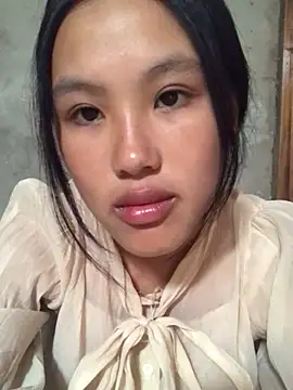 Snapshot of May_nhi chatting on 09-22-25, 06:52 May nhi online show from 09-22-25, 06:52
