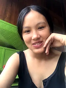 Snapshot of May_nhi chatting on 09-10-25, 02:10 May nhi online show from 09-10-25, 02:10